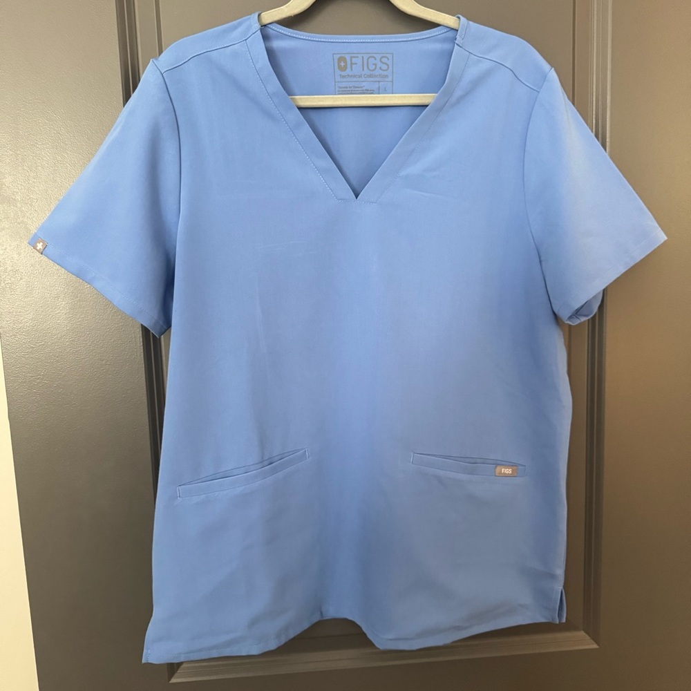 NWOT FIGS Women's Ceil Blue V-Neck Scrub Top w/ Pockets